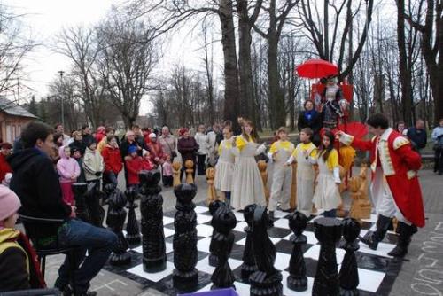 2010-04-10 d Šachas skulptūrų parke