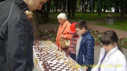 2012-06-08 Šachas Skulptūrų parke